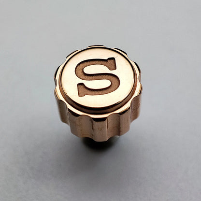 Akcesora tenilo de krono de neoksidebla ŝtalo por horloĝo 7S26/NH35/NH36/NH35a/NH36a/NE15/4R35/4R36/6R15-movado por horloĝo SKX007/SKX009